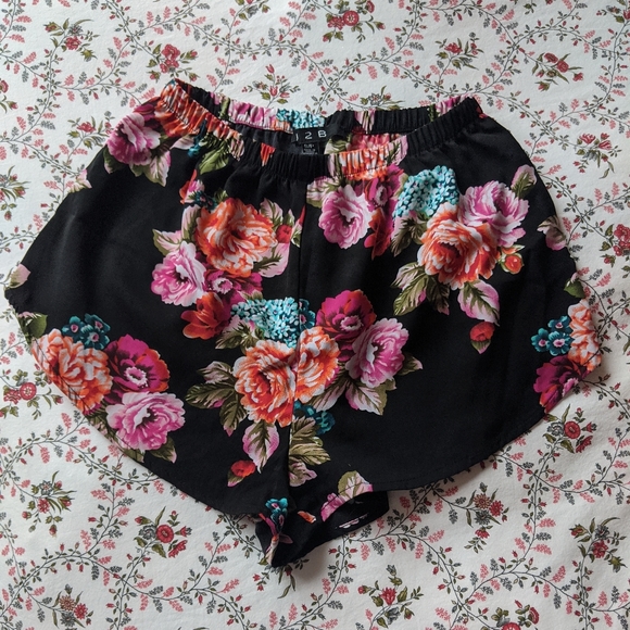 Floral Black Silky Summer Shorts - Picture 1 of 1